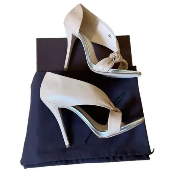 🆕 Brian Atwood Chryssa Knotted Beige 4” Leather Heels size 8 - Picture 1 of 7